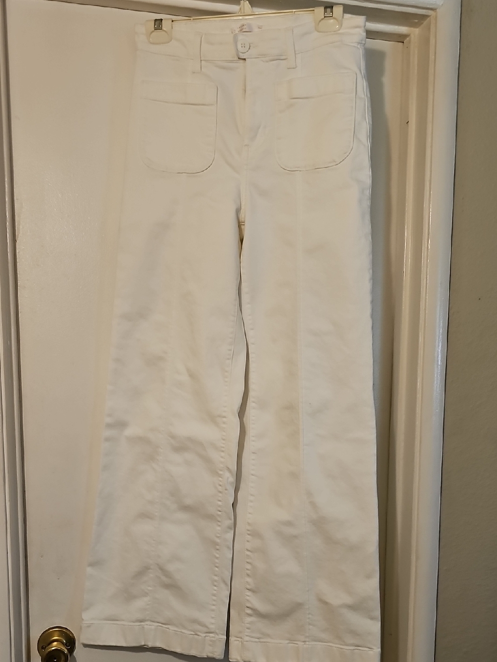 NWOT. LC Lauren Conrad Cream Wide Leg Jeans with Front Patch Pockets Tote 9